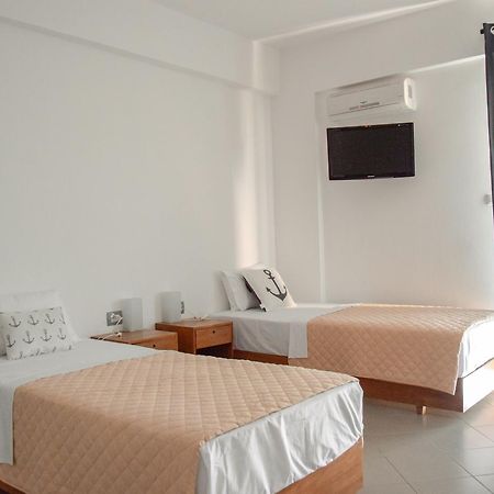 Marino'S Rooms Himare Exterior photo